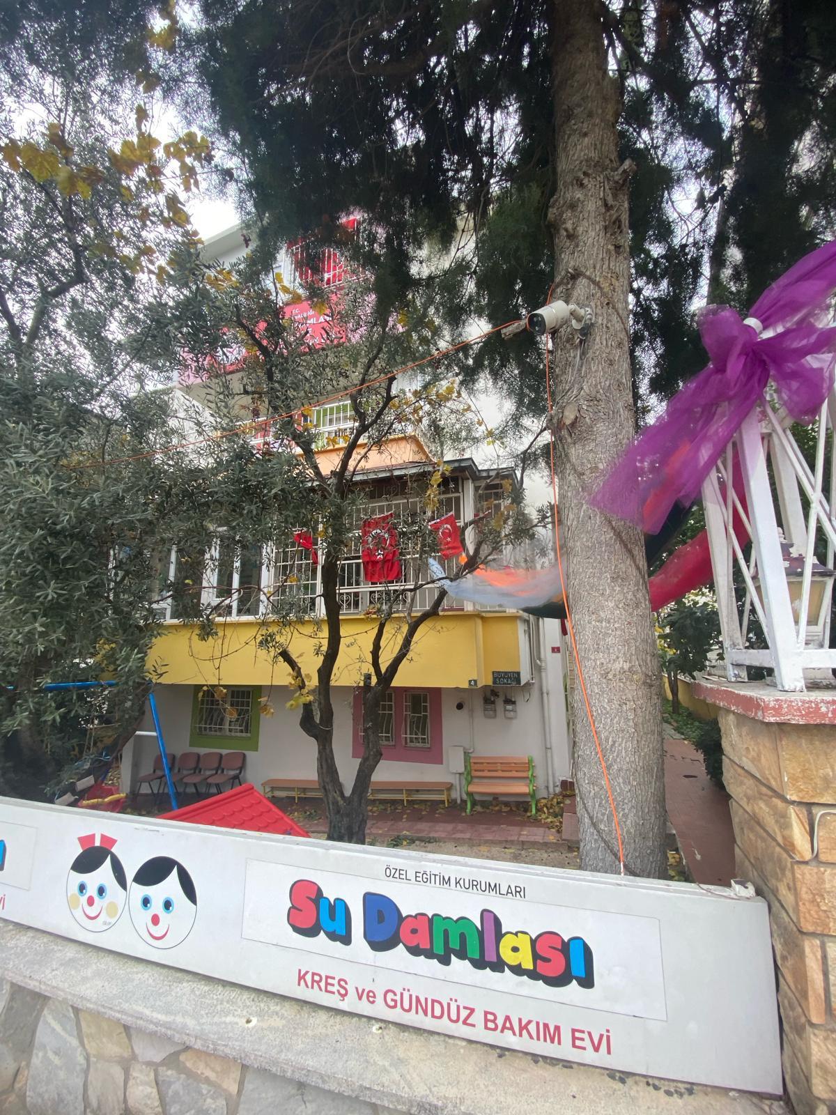 Kreşin sınıf ortamı, çocuklar etkinlikte